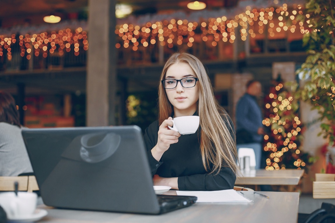 Jak Lenovo ThinkPad E16 Gen 3 rewolucjonizuje pracę recepcji – kompleksowa ocena Jak Lenovo ThinkPad E16 Gen 3 rewolucjonizuje pracę recepcji – kompleksowa ocena