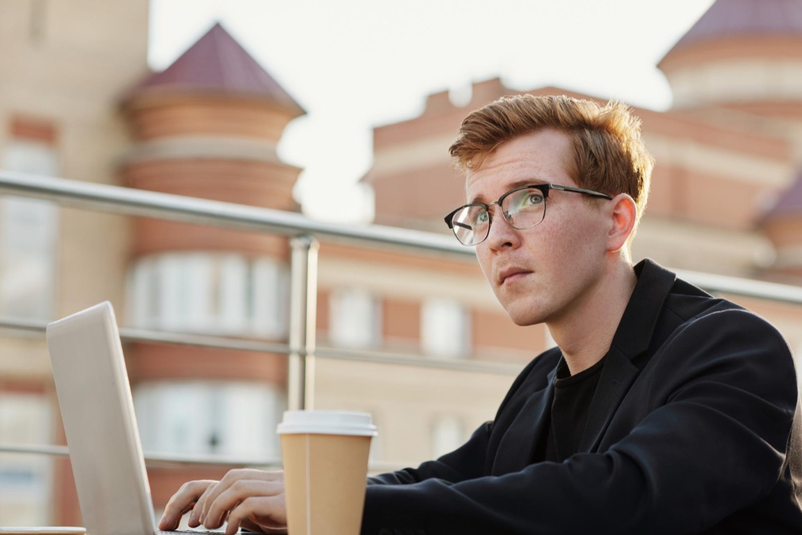 Ekskluzywne okulary korekcyjne Armani dla panów – klasa i styl w każdym elemencie