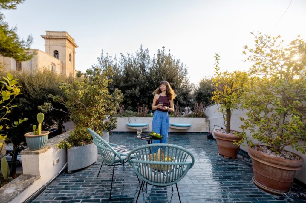 Hiszpania kontynuuje bycie magnesem dla zagranicznych inwestorów dzięki swoim naturalnym pięknom, różnorodnej ofercie kulturalnej oraz stabilnej gospodarce połączonej z dynamicznym rynkiem nieruchomości